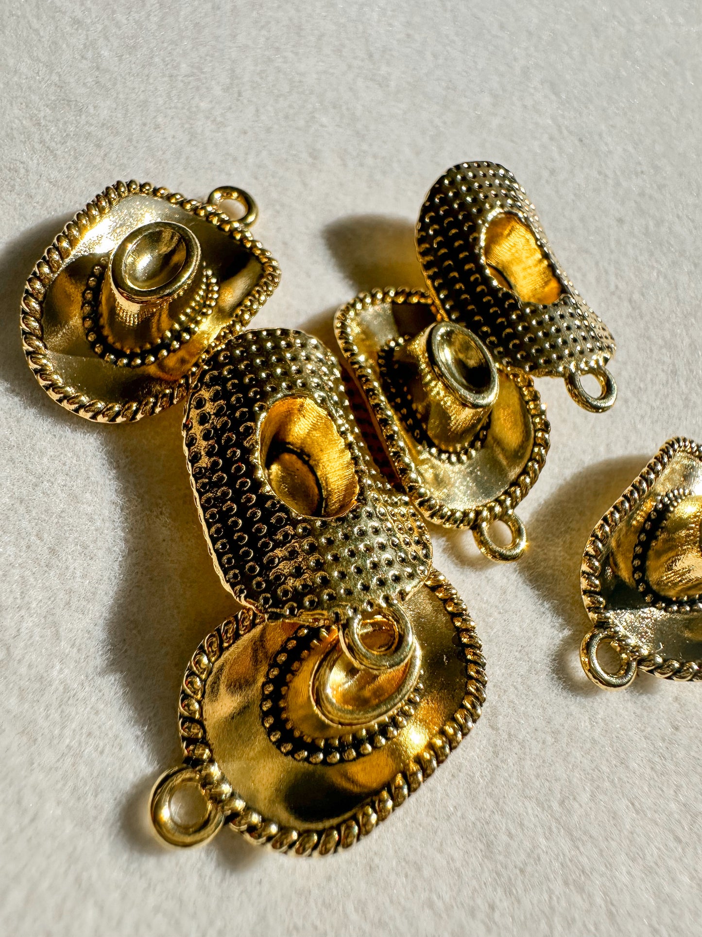 Cowgirl Hat Charm | Gold
