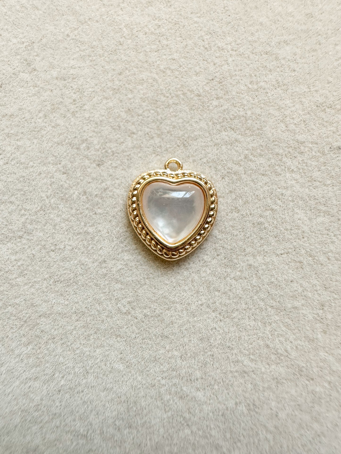 Pearlescent Heart Charm | Rope