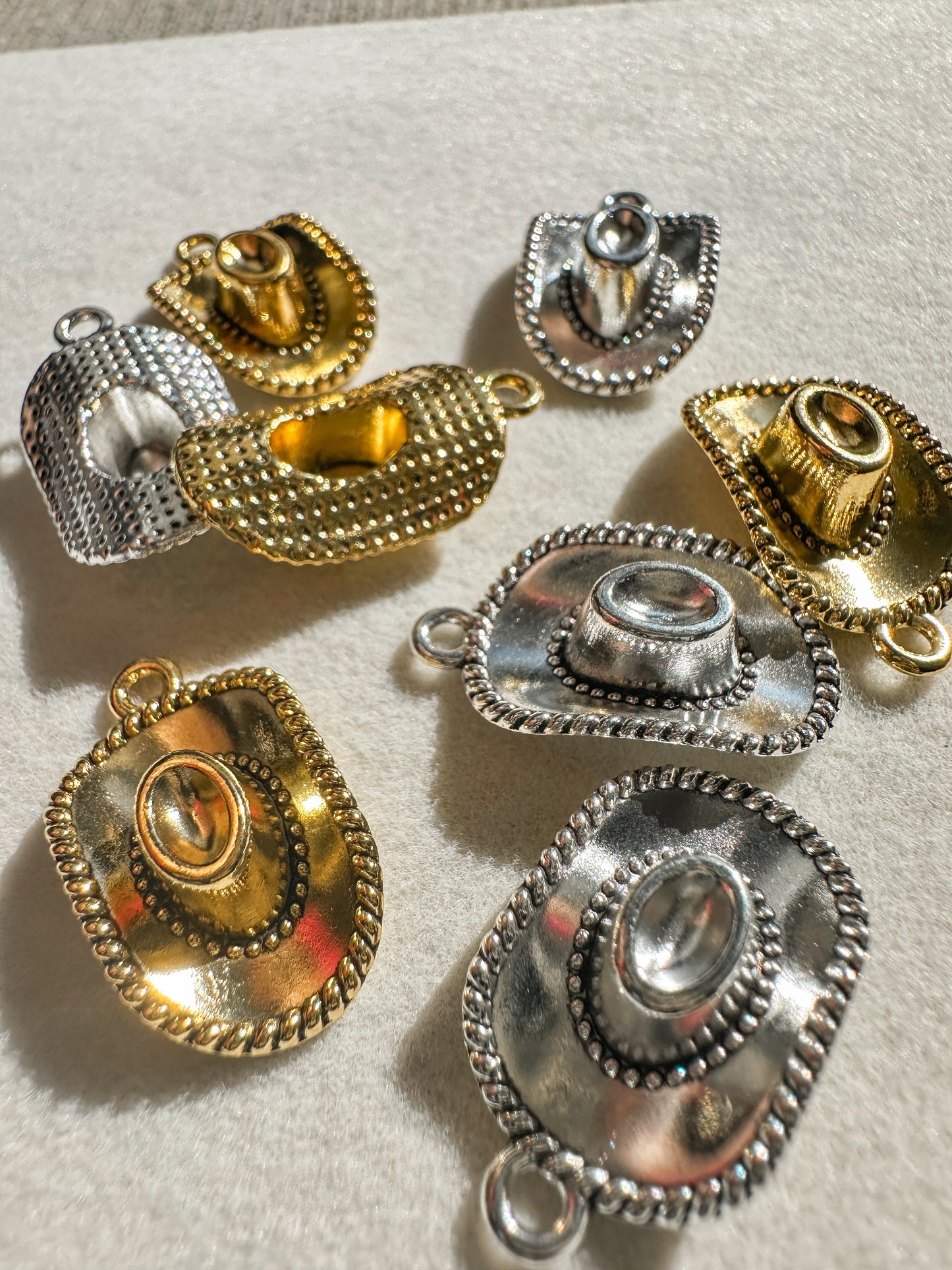Cowgirl Hat Charm | Gold