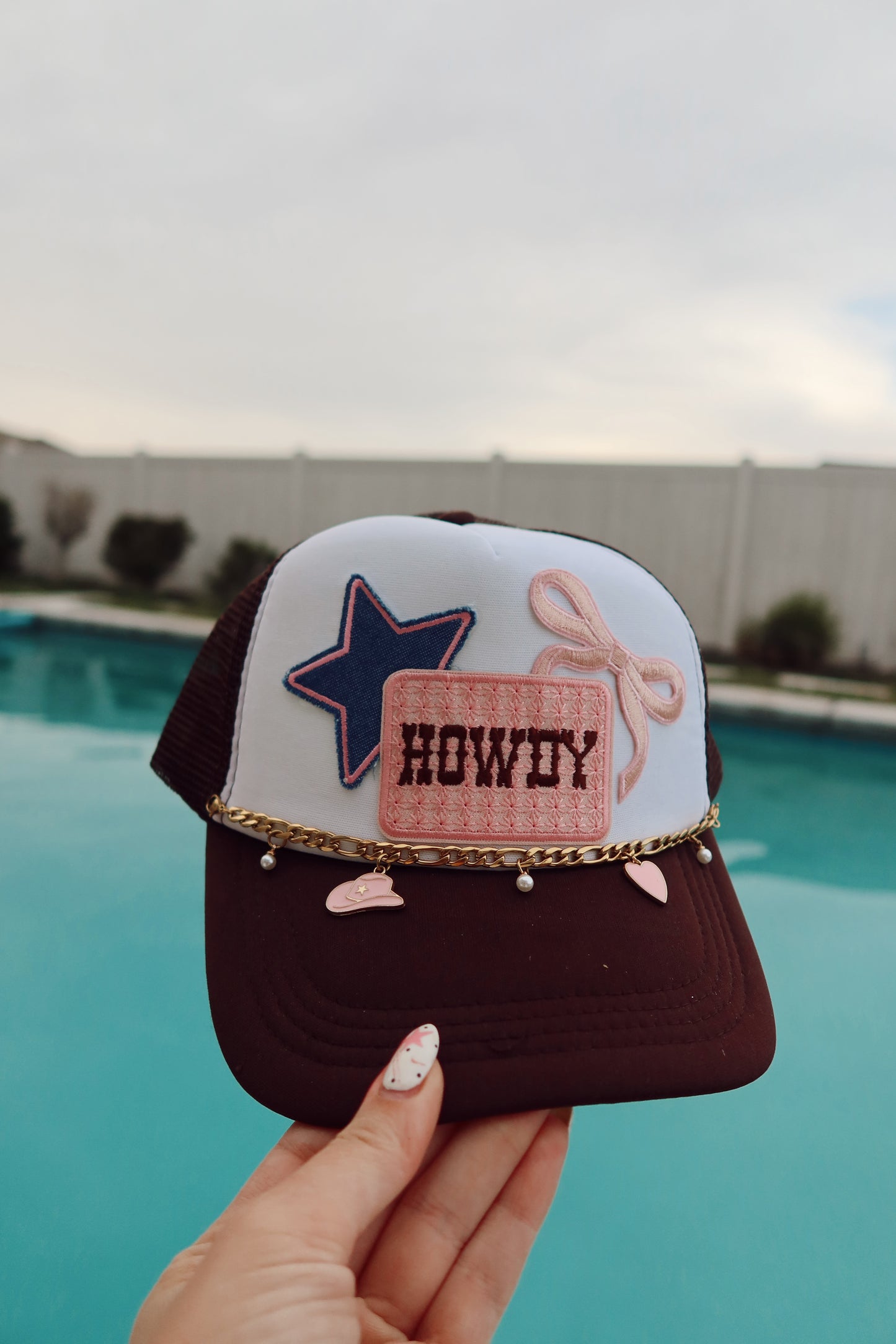 TRUCKER HAT CHAIN