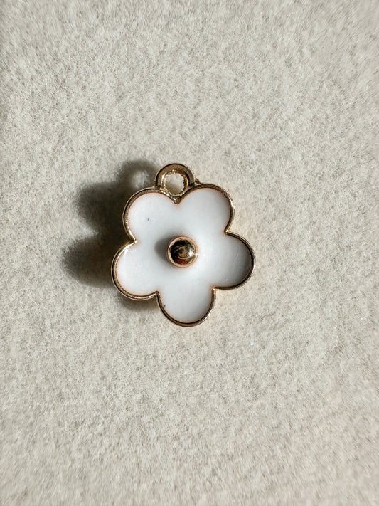 Daisy Charm | White